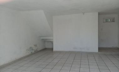 CASA PARA INVERSION SOBRE AVENIDA PARA USO COMERCIAL EN METEPEC