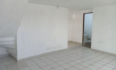 CASA PARA INVERSION SOBRE AVENIDA PARA USO COMERCIAL EN METEPEC