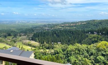 Luxurious 1-Bedroom+Golf Share Condo For Sale Tagaytay Highlands