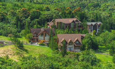 Luxurious 1-Bedroom+Golf Share Condo For Sale Tagaytay Highlands