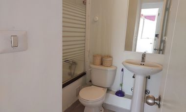 Amplio Depto. 3D/1B con Terraza y Vista a Cordillera | A Pasos de Metro EcuadorPrecio: $395.000