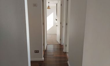 Amplio Depto. 3D/1B con Terraza y Vista a Cordillera | A Pasos de Metro EcuadorPrecio: $395.000