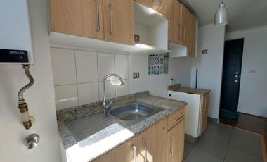 Amplio Depto. 3D/1B con Terraza y Vista a Cordillera | A Pasos de Metro EcuadorPrecio: $395.000