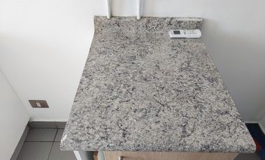 Amplio Depto. 3D/1B con Terraza y Vista a Cordillera | A Pasos de Metro EcuadorPrecio: $395.000