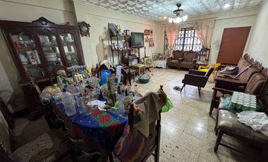 En Venta Casa Rentera en Calles Cuenca y Gomez Rendón de Guayaquil.