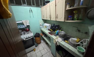 En Venta Casa Rentera en Calles Cuenca y Gomez Rendón de Guayaquil.