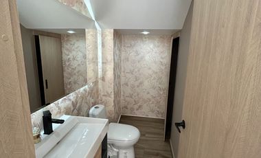 SE VENDE CASA CERCA AL CENTRO COMERCIAL VIVA TUNJA