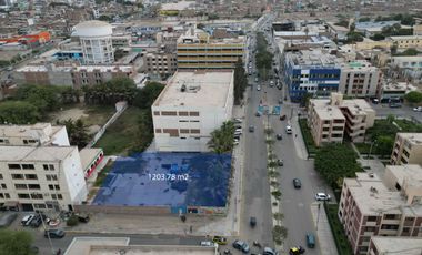 OCASION COMERCIAL TERRENO DE 1203.78 m2 EN ESQUINA