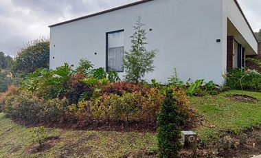 VENDO CASA CAMPESTRE EN LA CEJA ANTIOQUIA, 3 HABITACIONES MAS SERVICIO