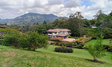 VENDO CASA CAMPESTRE EN LA CEJA ANTIOQUIA, 3 HABITACIONES MAS SERVICIO