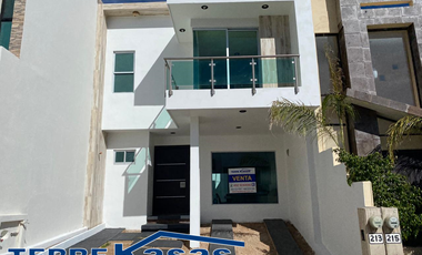 Casa en Venta en Fraccionamiento Bosque de las Cumbres