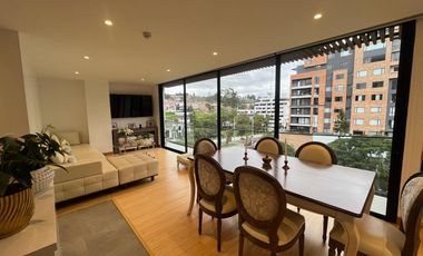 🏘️En Venta Suite de Lujo en Venta con espectacular Vista por la Av. Ordoñez Lasso y Pa. 3 de Noviembre 🏘️