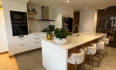 🏘️En Venta Suite de Lujo en Venta con espectacular Vista por la Av. Ordoñez Lasso y Pa. 3 de Noviembre 🏘️