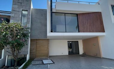 RENTA DE CASA NUEVA EN LOMAS DE ANGELÓPOLIS 2, PUEBLA
