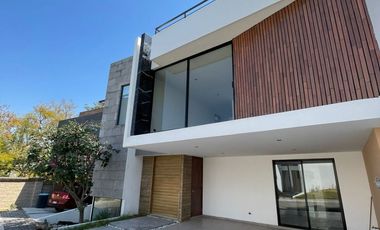 RENTA DE CASA NUEVA EN LOMAS DE ANGELÓPOLIS 2, PUEBLA