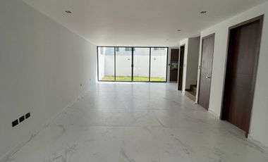 RENTA DE CASA NUEVA EN LOMAS DE ANGELÓPOLIS 2, PUEBLA