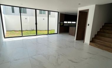 RENTA DE CASA NUEVA EN LOMAS DE ANGELÓPOLIS 2, PUEBLA