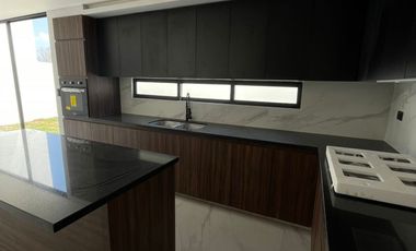 RENTA DE CASA NUEVA EN LOMAS DE ANGELÓPOLIS 2, PUEBLA