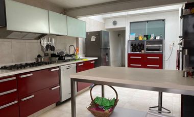 VENDO MAGNÍFICA CASA EN JARDINES DE CUERNAVACA (ZONA DORADA), UN NIVEL, SEGURIDAD