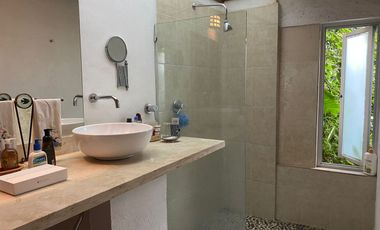 VENDO MAGNÍFICA CASA EN JARDINES DE CUERNAVACA (ZONA DORADA), UN NIVEL, SEGURIDAD