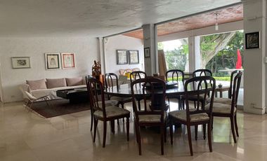 VENDO MAGNÍFICA CASA EN JARDINES DE CUERNAVACA (ZONA DORADA), UN NIVEL, SEGURIDAD