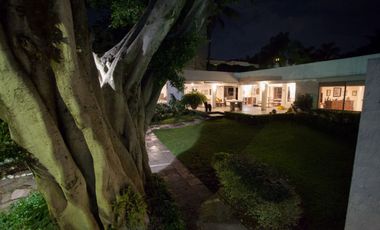 VENDO MAGNÍFICA CASA EN JARDINES DE CUERNAVACA (ZONA DORADA), UN NIVEL, SEGURIDAD