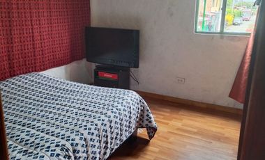 Casa con 3 apartamentos independientes
