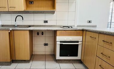 Oportunidad: Se Vende Departamento Metro Santa Ana + Bodega. Vivir o Inversión