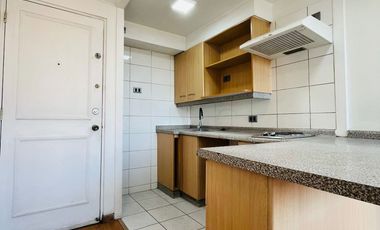 Oportunidad: Se Vende Departamento Metro Santa Ana + Bodega. Vivir o Inversión