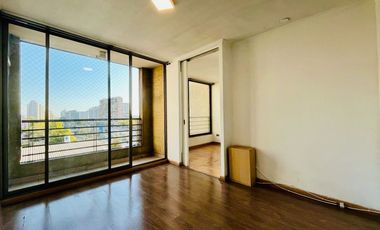 Oportunidad: Se Vende Departamento Metro Santa Ana + Bodega. Vivir o Inversión