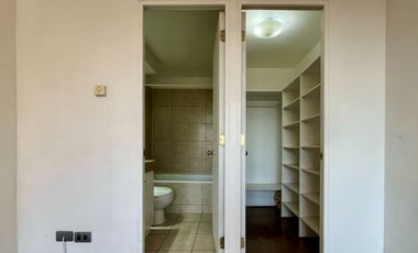 Oportunidad: Se Vende Departamento Metro Santa Ana + Bodega. Vivir o Inversión
