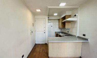 Oportunidad: Se Vende Departamento Metro Santa Ana + Bodega. Vivir o Inversión