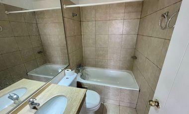 Oportunidad: Se Vende Departamento Metro Santa Ana + Bodega. Vivir o Inversión