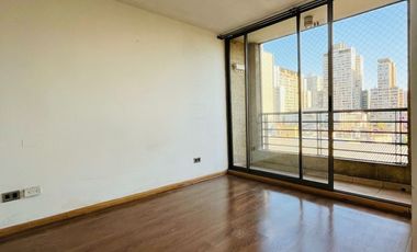 Oportunidad: Se Vende Departamento Metro Santa Ana + Bodega. Vivir o Inversión