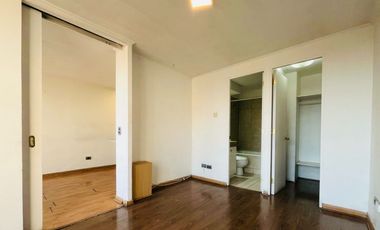 Oportunidad: Se Vende Departamento Metro Santa Ana + Bodega. Vivir o Inversión