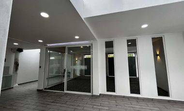 Casa en Venta Univel en Villas del Descanso