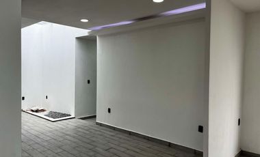 Casa en Venta Univel en Villas del Descanso