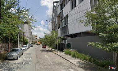 Casa ubicada en colonia Colomos Providencia Guadalajara Jalisco. Con 4 recamaras y 215m2. Muy cerca de Plaza Patria.