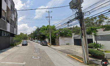 Casa ubicada en colonia Colomos Providencia Guadalajara Jalisco. Con 4 recamaras y 215m2. Muy cerca de Plaza Patria.