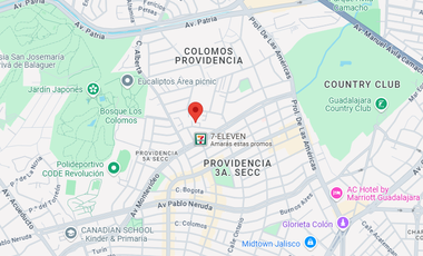 Casa ubicada en colonia Colomos Providencia Guadalajara Jalisco. Con 4 recamaras y 215m2. Muy cerca de Plaza Patria.