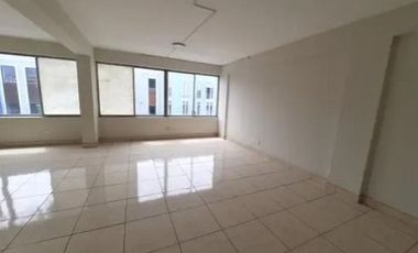 - ¡OFICINA EN VENTA EN EL CORAZÓN DE BARRANCO! ¡Ubicación Privilegiada y Acceso Fácil!