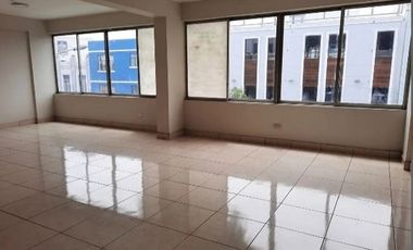 - ¡OFICINA EN VENTA EN EL CORAZÓN DE BARRANCO! ¡Ubicación Privilegiada y Acceso Fácil!