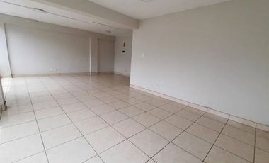- ¡OFICINA EN VENTA EN EL CORAZÓN DE BARRANCO! ¡Ubicación Privilegiada y Acceso Fácil!