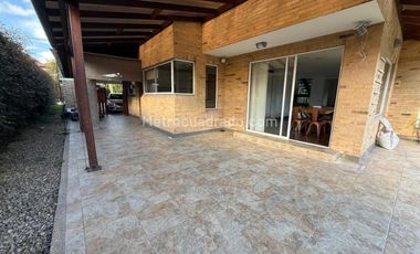 ARRIENDO CASA CONJUNTO MALLORCA, CAJICÁ – CUNDINAMARCA.
