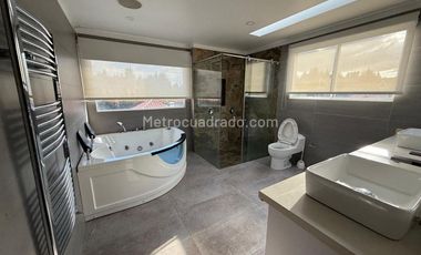 ARRIENDO CASA CONJUNTO MALLORCA, CAJICÁ – CUNDINAMARCA.