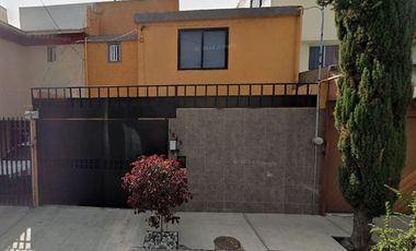 CASA EN VENTA COLONIA JARDINES DEL SUR POR REMATE, EXCELENTE OPORTUNIDAD!