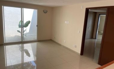 CASA EN FRACCIONAMIENTO EN UN NIVEL, 3 RECAMARAS Y BUNGALOW EN CUERNAVACA, MORELOS.