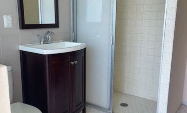 CASA EN FRACCIONAMIENTO EN UN NIVEL, 3 RECAMARAS Y BUNGALOW EN CUERNAVACA, MORELOS.