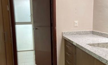 CASA EN FRACCIONAMIENTO EN UN NIVEL, 3 RECAMARAS Y BUNGALOW EN CUERNAVACA, MORELOS.