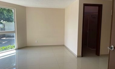 CASA EN FRACCIONAMIENTO EN UN NIVEL, 3 RECAMARAS Y BUNGALOW EN CUERNAVACA, MORELOS.